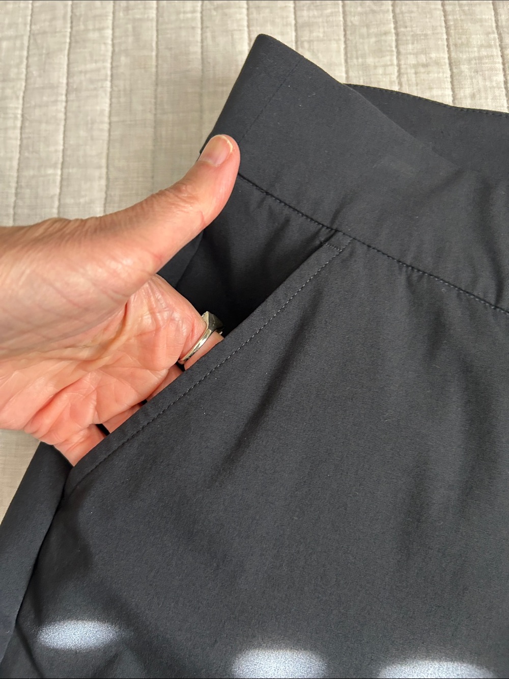 Columbia black nylon pull on outdoor hiking, casual pants XL - Picture 3 of 12